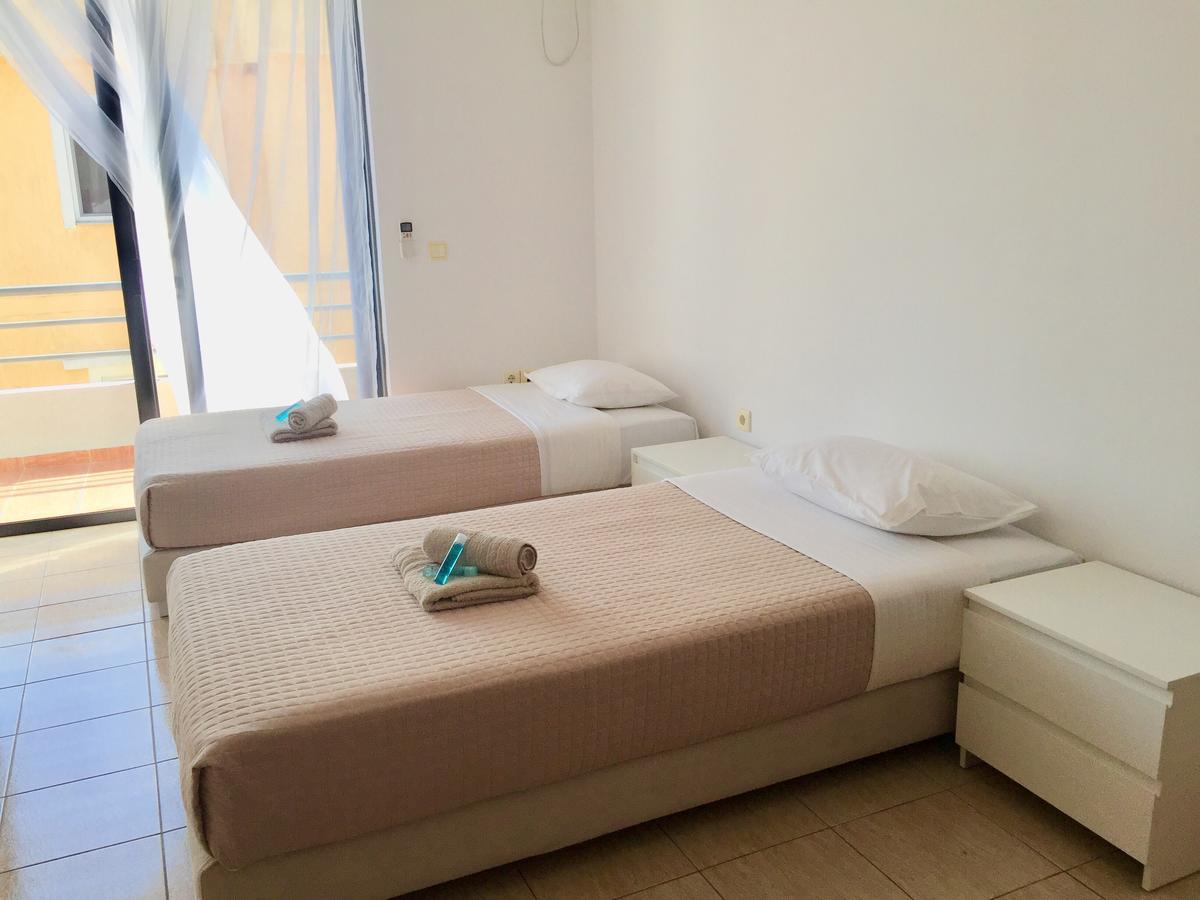 Sea And Sky Apartments Sarandë Exterior foto